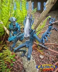 Gorilla Alien Neca Album Comics 02