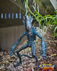 Gorilla Alien Neca Album Comics 03