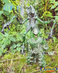 Mantis Alien Neca Album Comics 03
